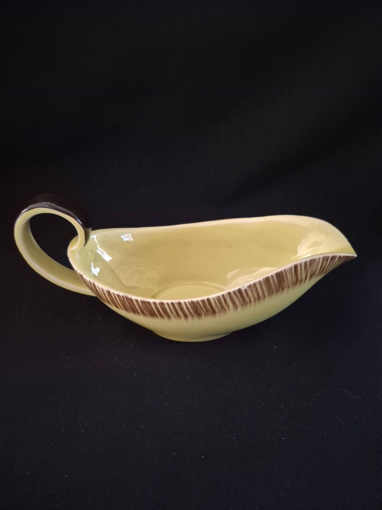 Saucière en faïence de Saint Clément Jaune et marron A083