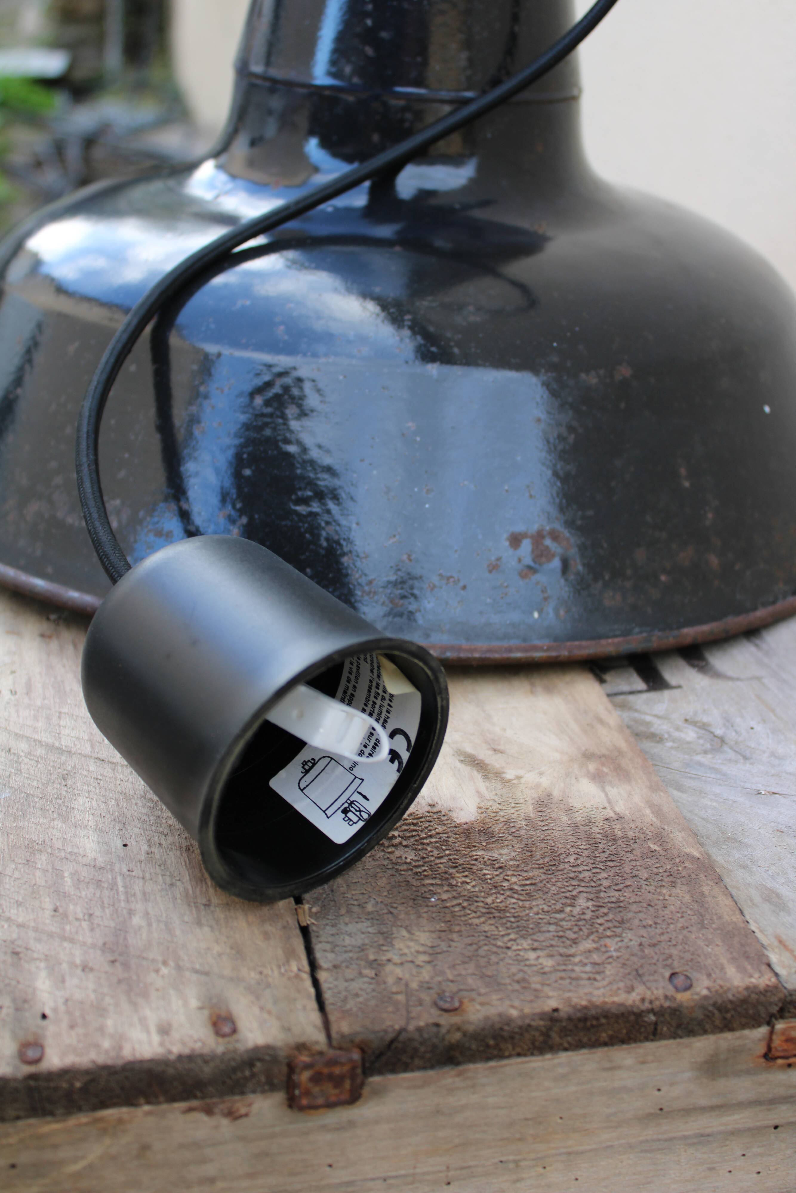 XxL suspension enamelled industrial