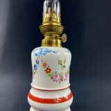19th century oil lamp in Old Paris porcelain, Louis XVI style