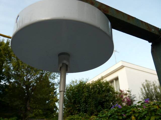 suspension eye ball lacquered white and chrome diameter 26cm