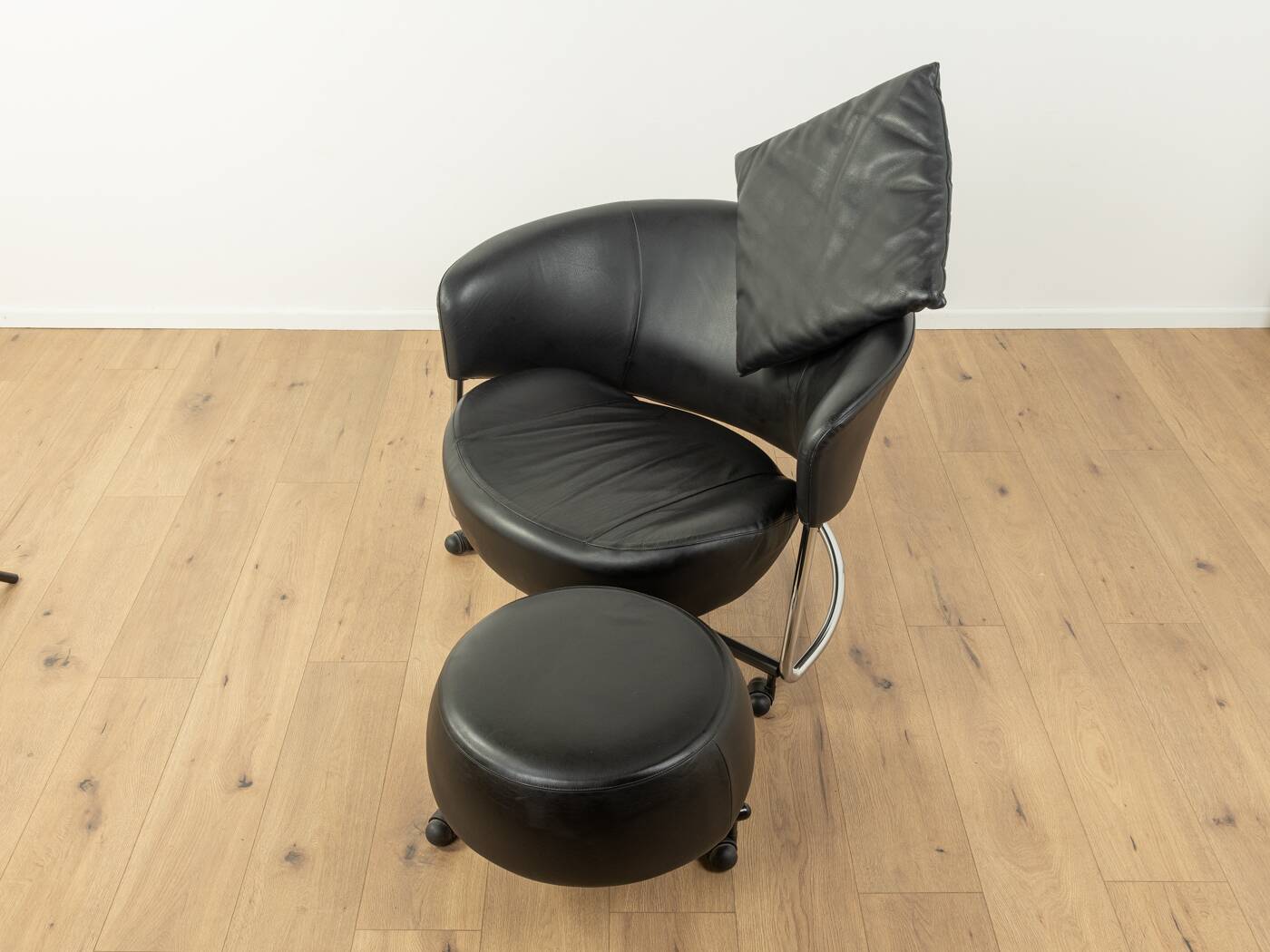 Girotonda armchair & ottoman, Francesco Binfaré, Cassina
