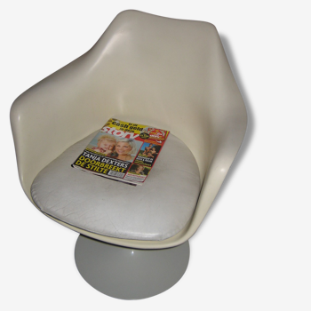 Chaise vintage avec accoudoirs