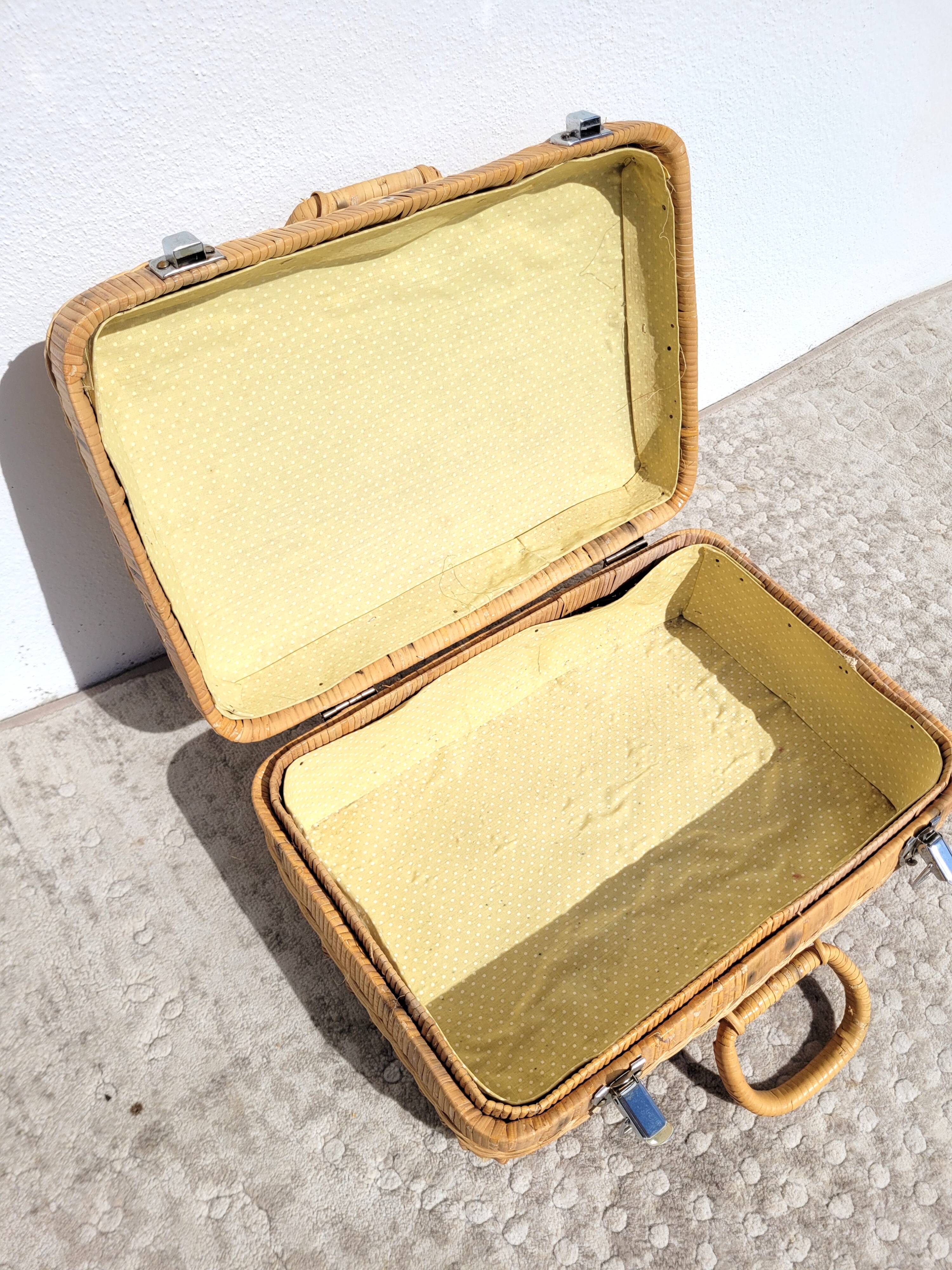Vintage rattan suitcase 70s