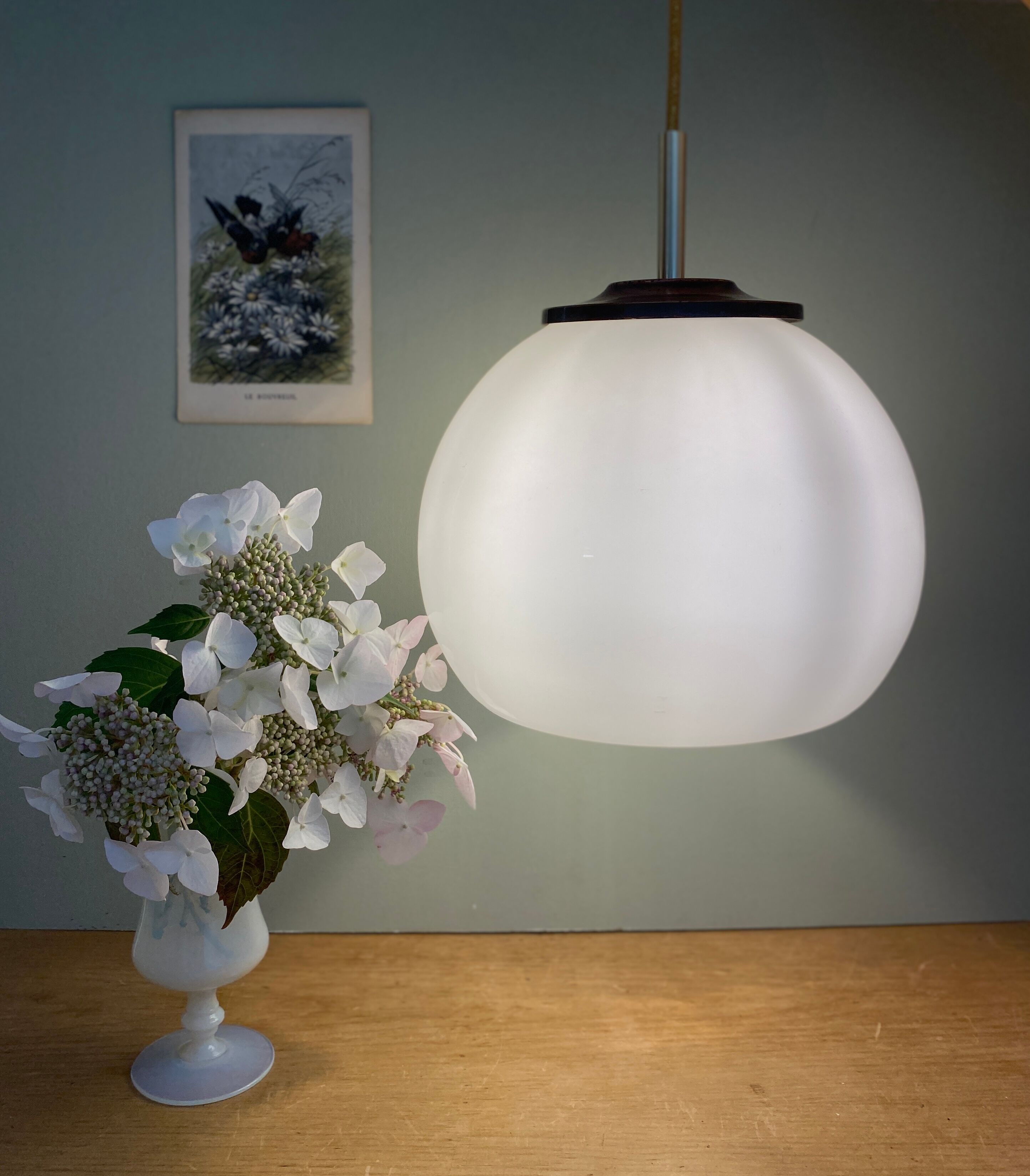 Vintage globe pendant lamp in white opaline