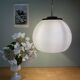 Suspension globe vintage en opaline blanche