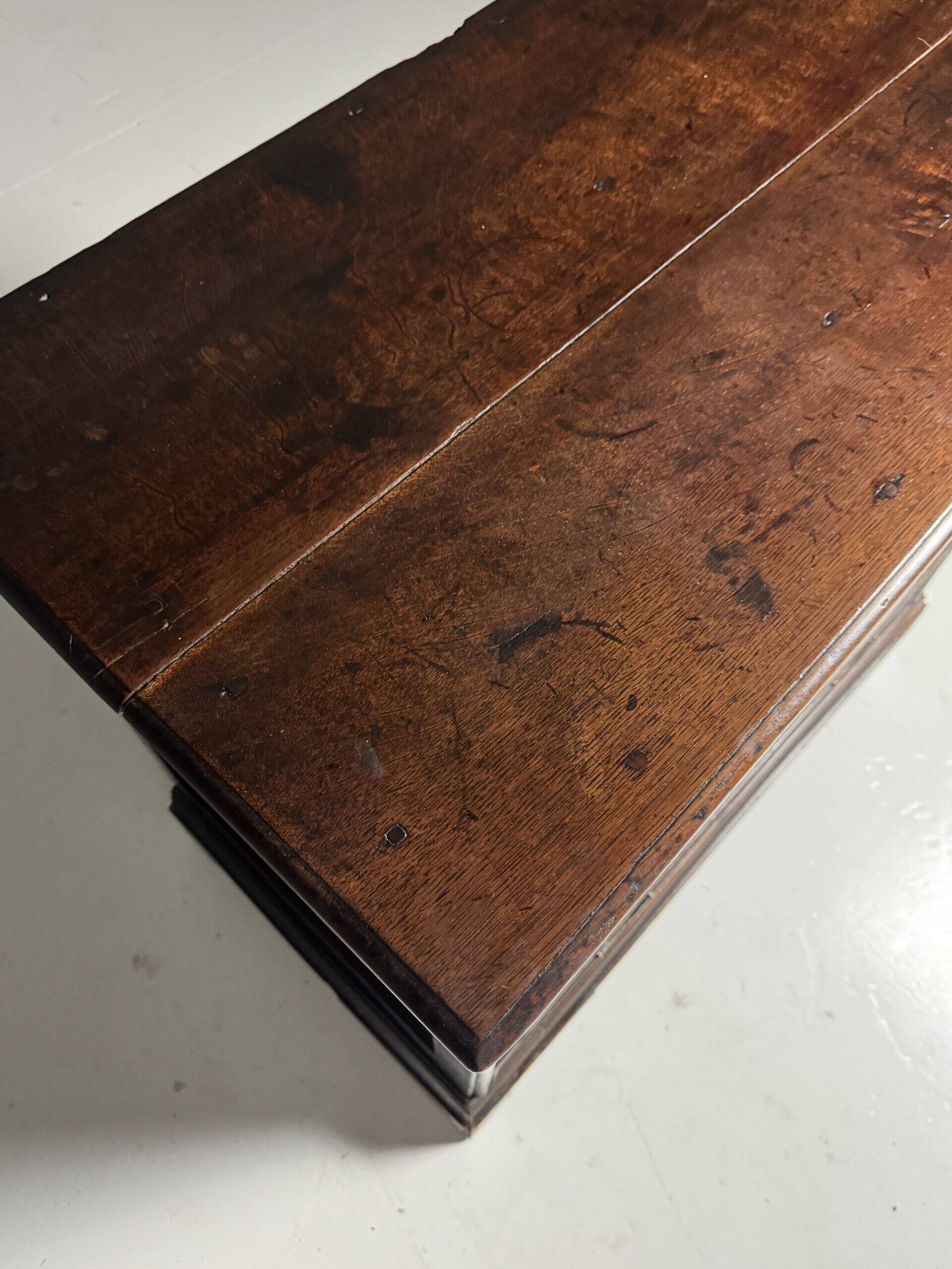 Commode anglaise du 19ème siècle