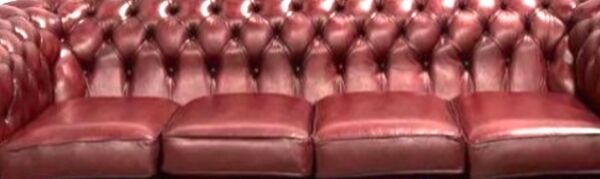 Canapé Chesterfield en cuir bordeaux