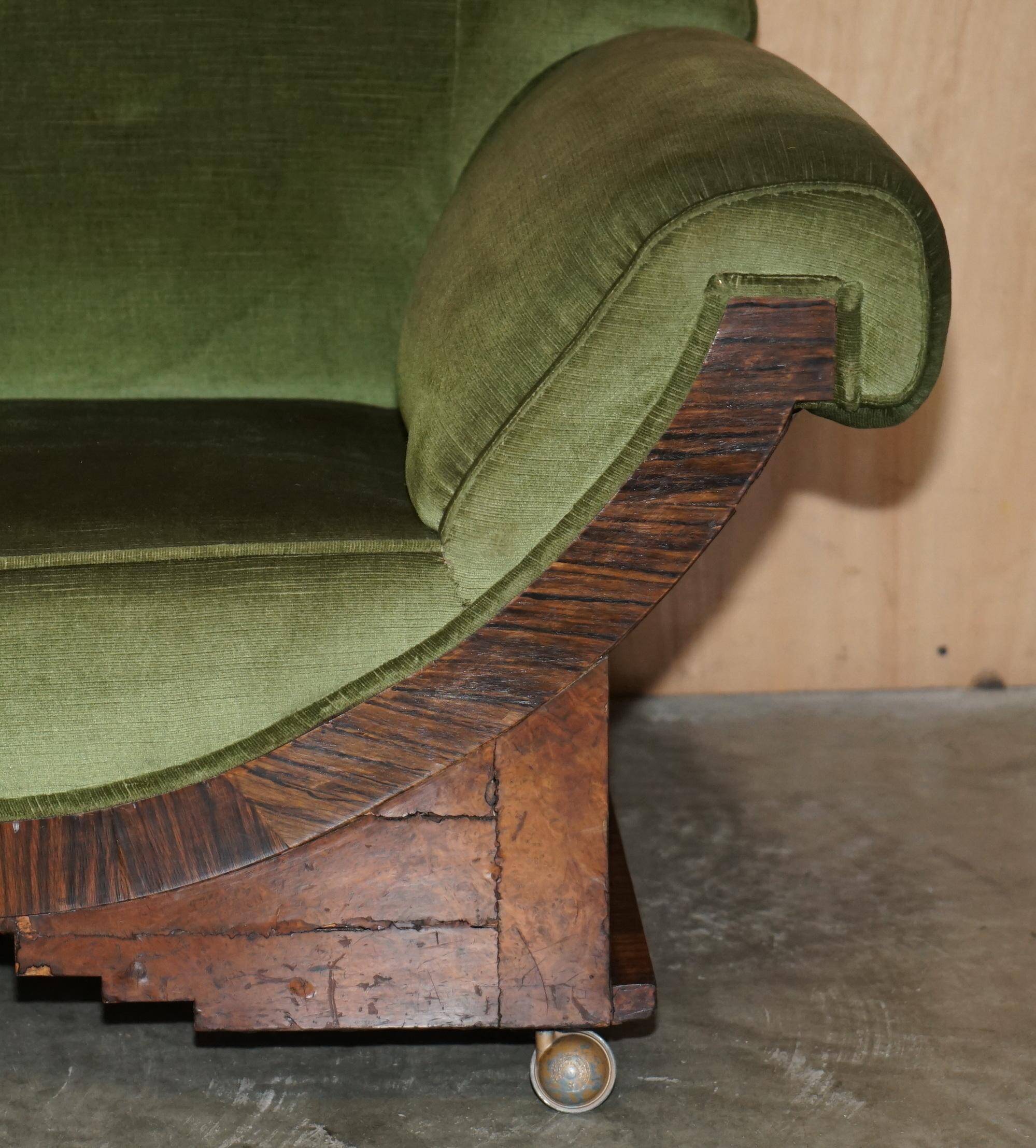 Art Deco Canapé Circa 1920 in Walnut, Cherry and Velvet
