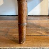 Table d’appoint en bois simulant le bambou d’époque colonial