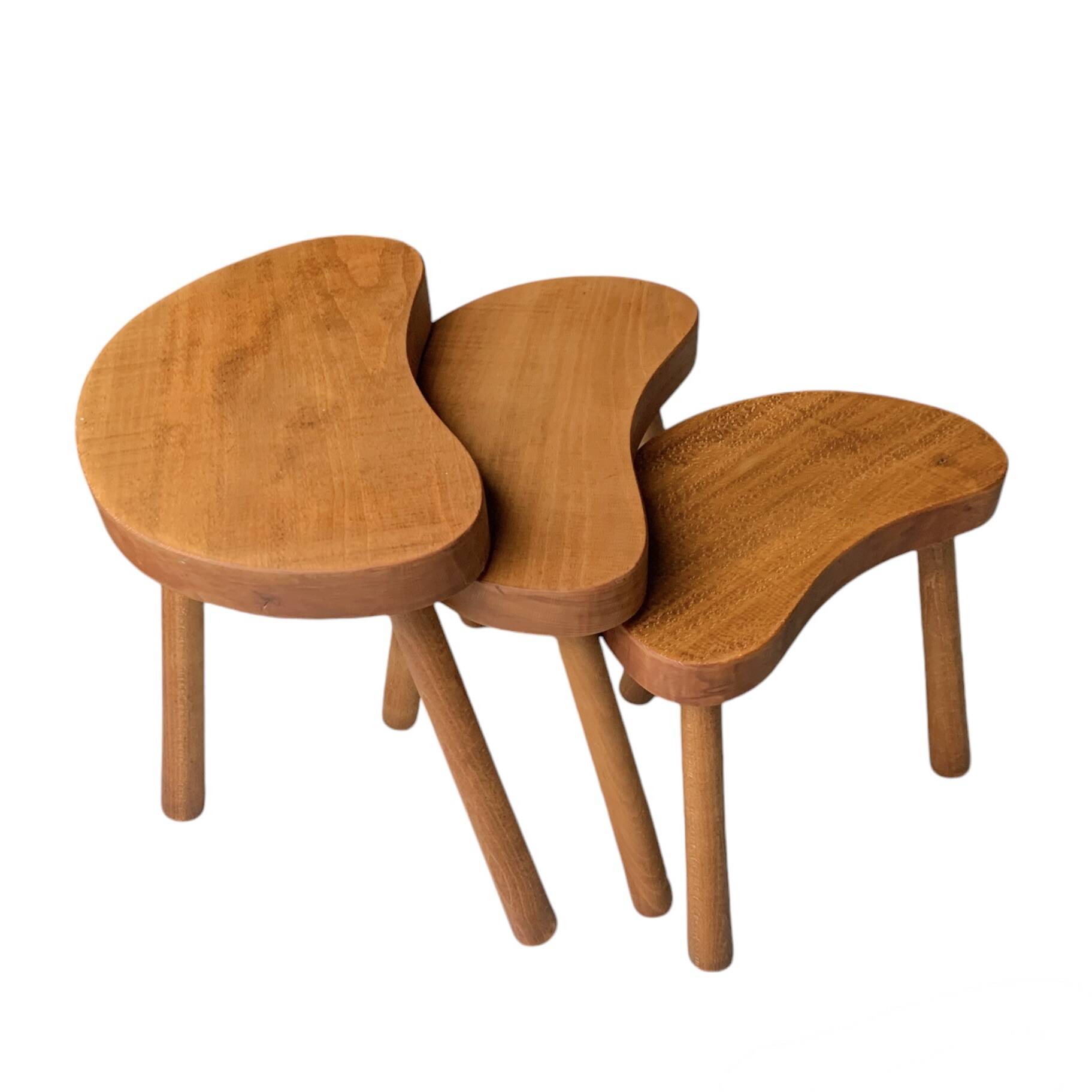 Trio de tables basses " haricot " en bois massif