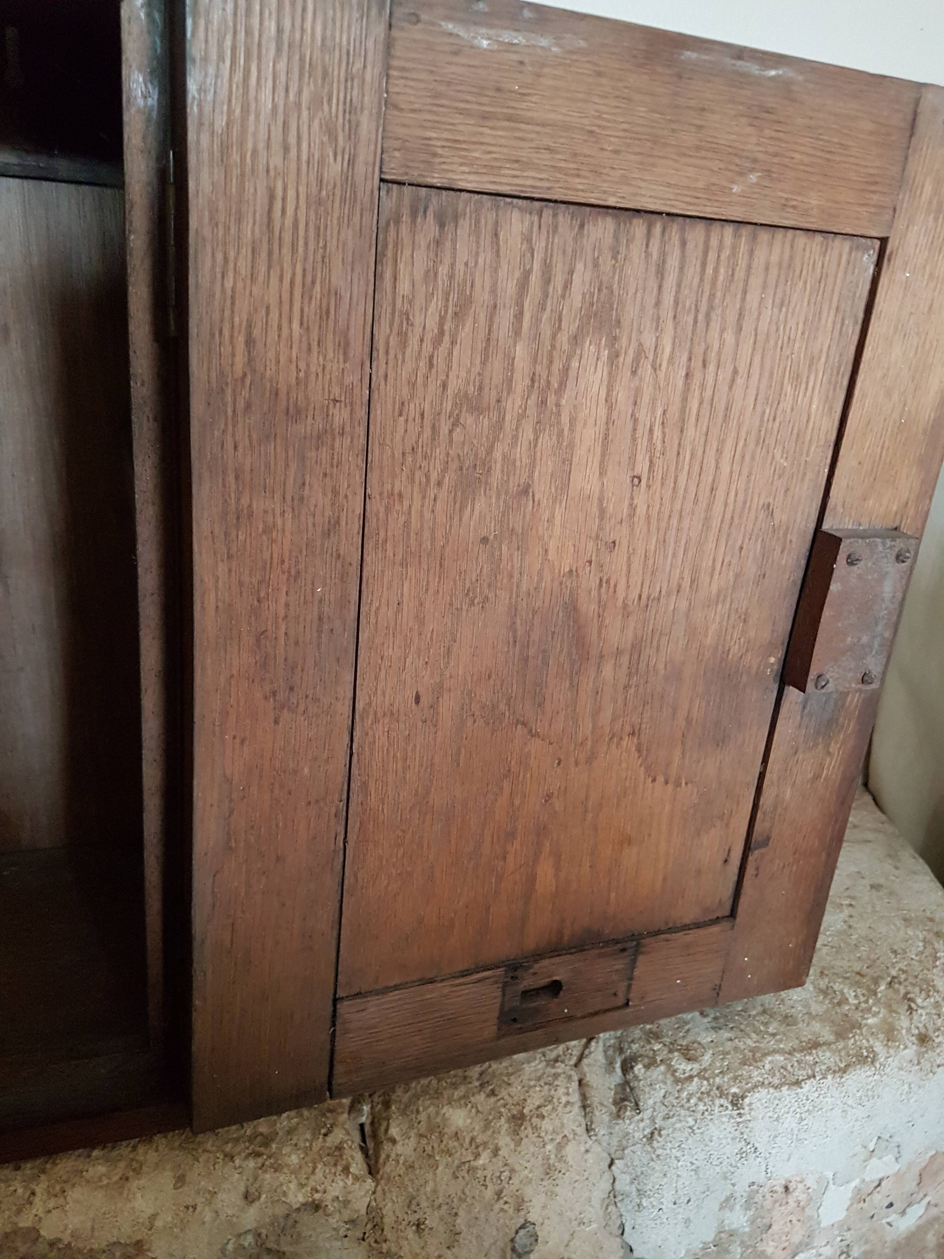 Medicine Cabinet, small closet to ask or suspend