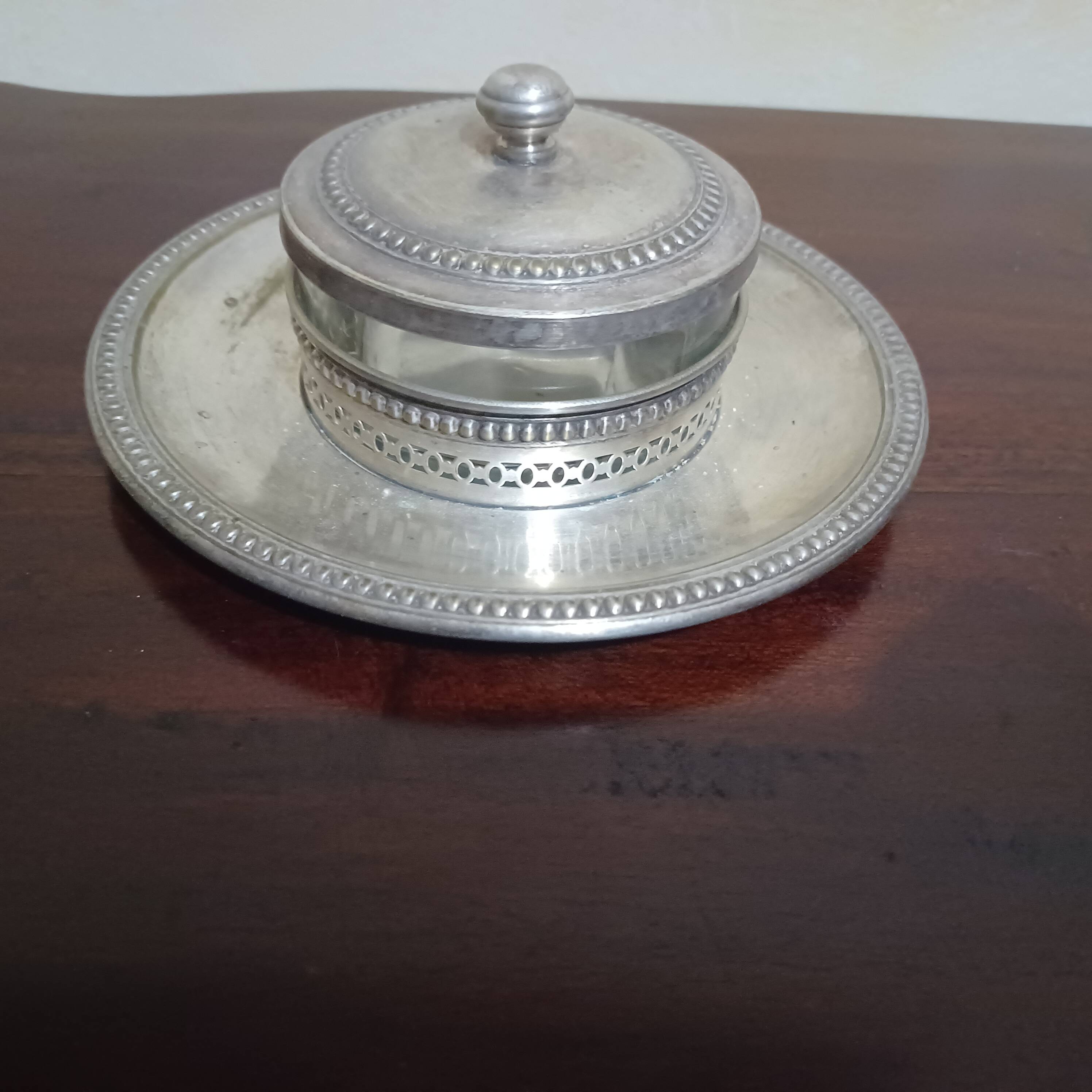 Butter dish