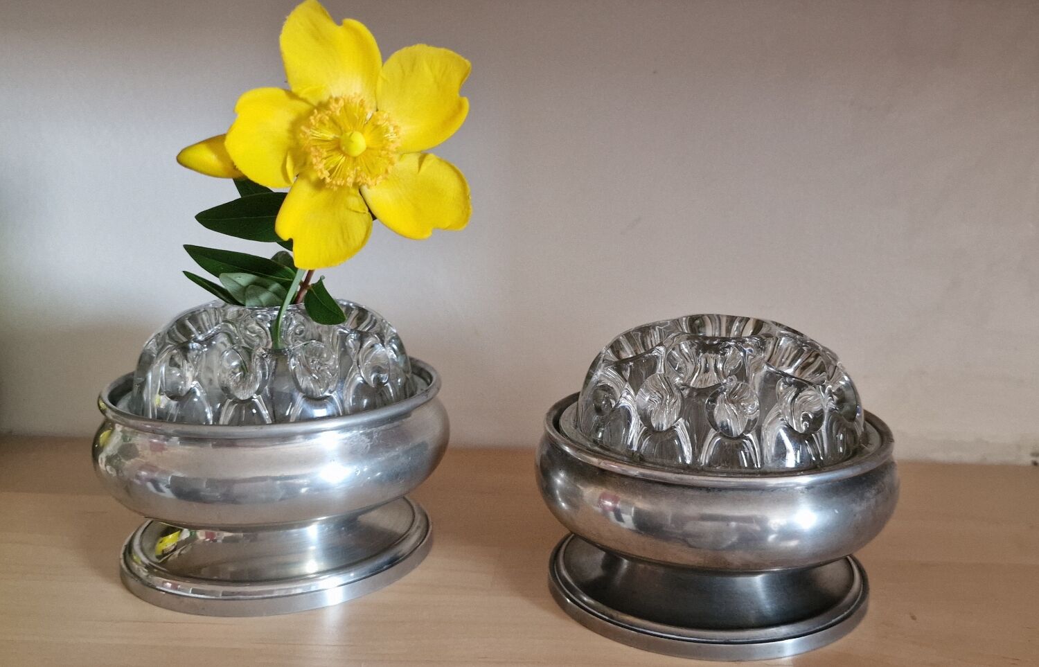 VMC glass and tin picflowers