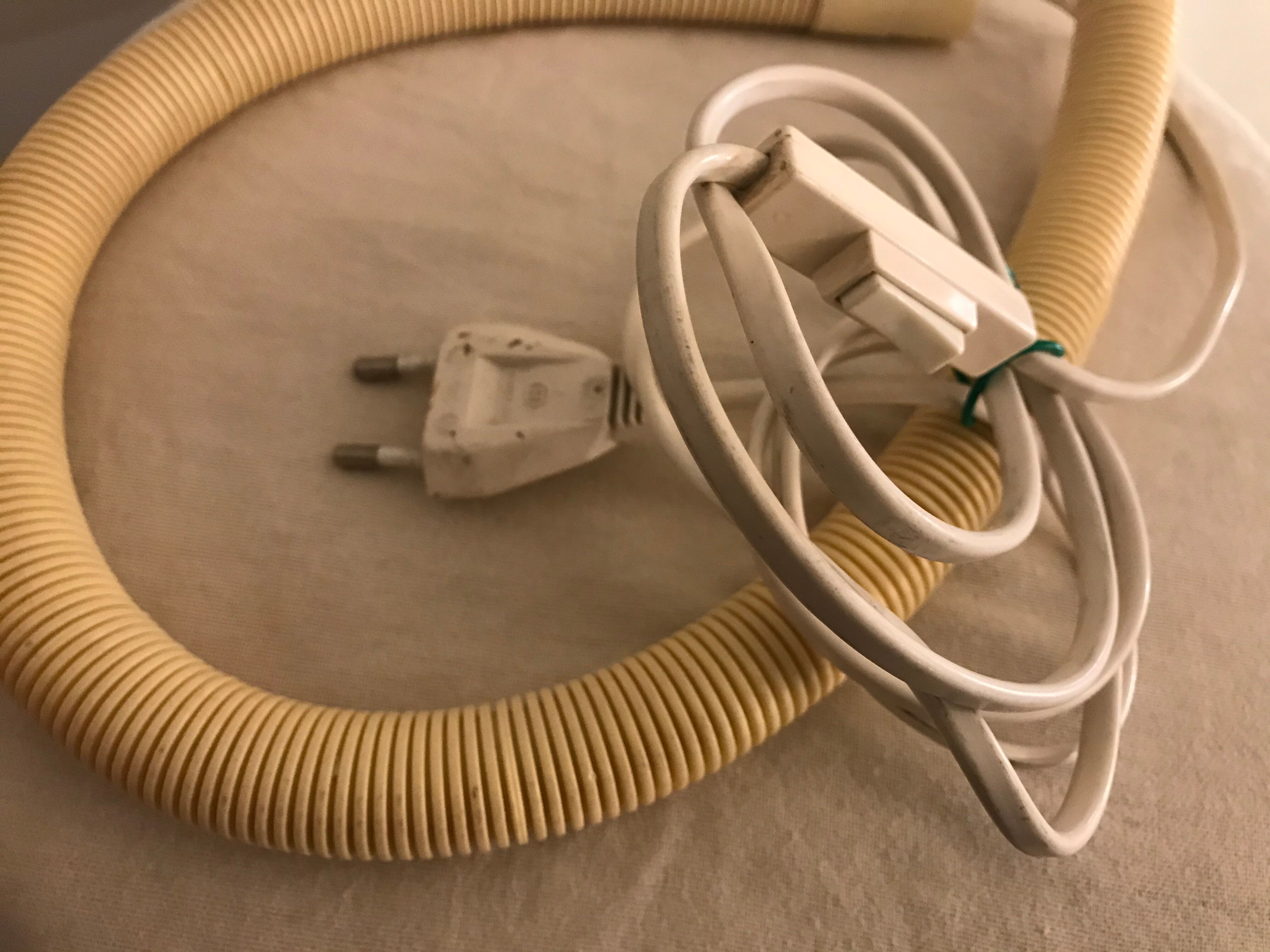 Hebi cream Snake lamp Isao Hosoe for Valenti 1970