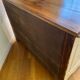 Commode d'époque régence patinée gris clair. Parfait état.
