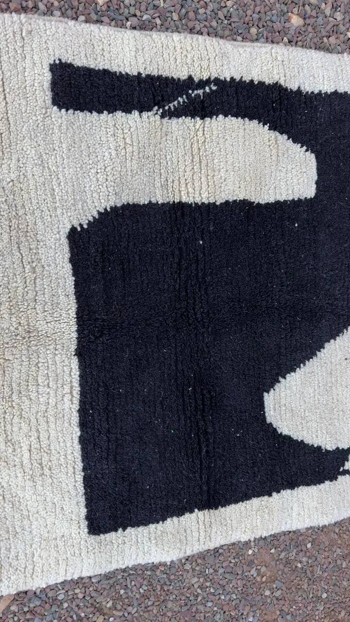 Handmade pure wool Moroccan rug 3x2 m