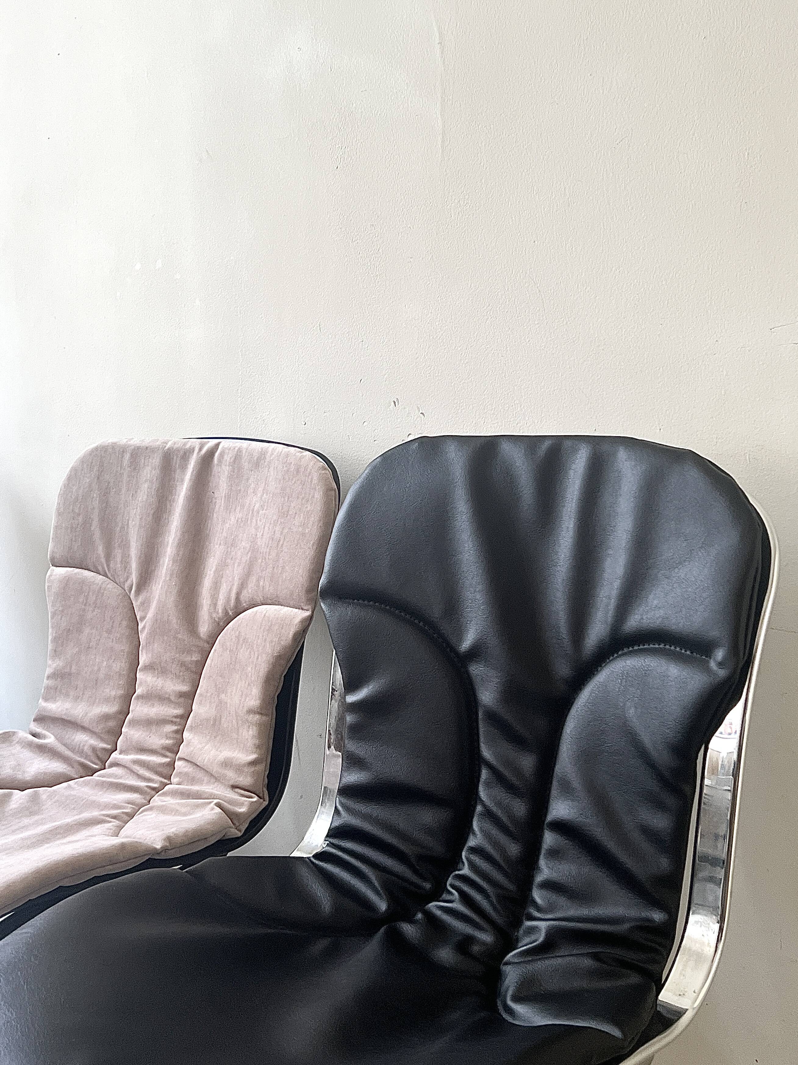 Cidue chair in black metal and short velvet, designed by Willy Rizzo in 1970.