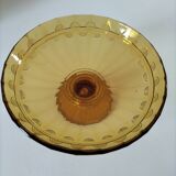 Plat piedouche en verre
