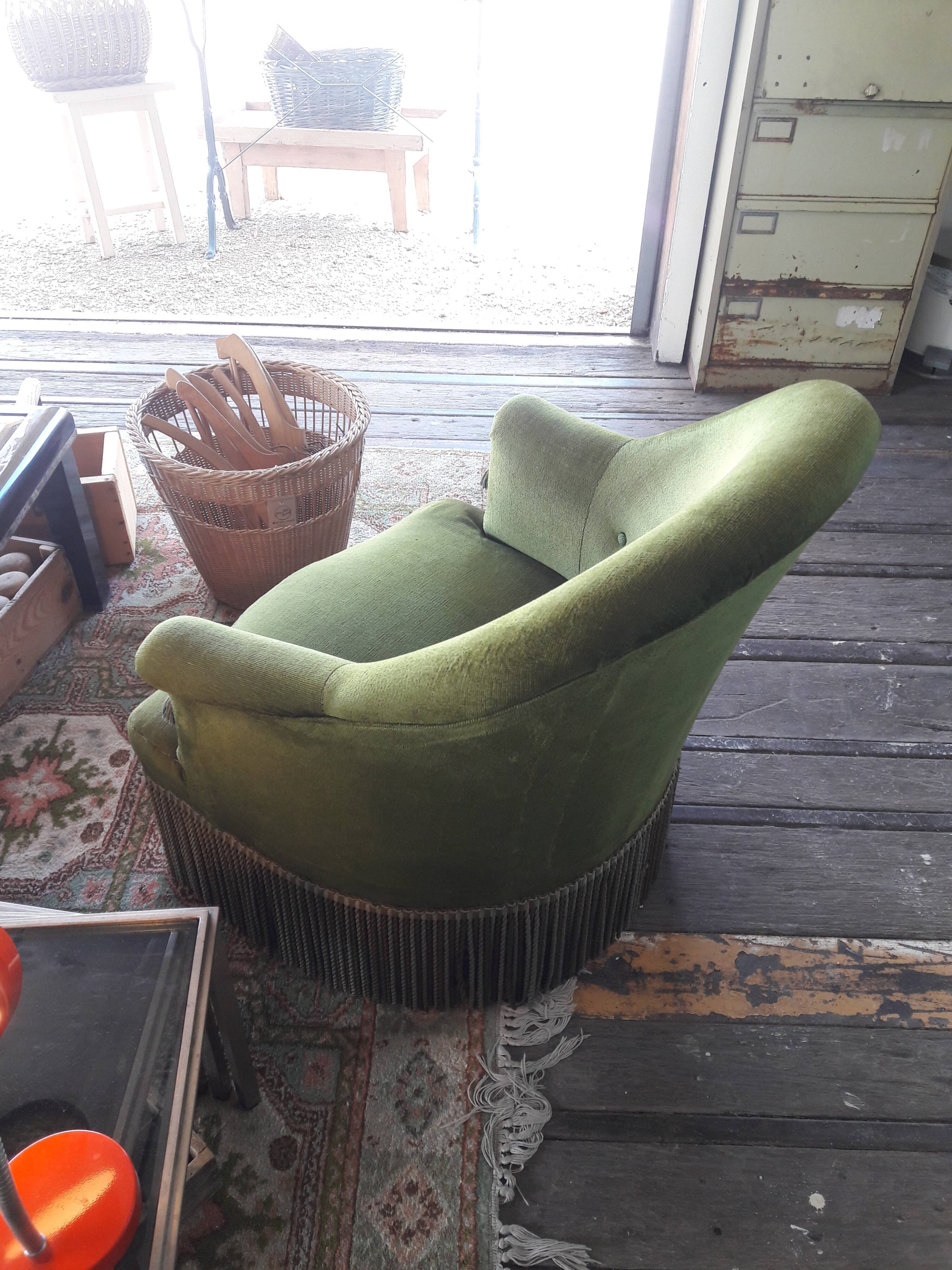 Green velvet toad chair
