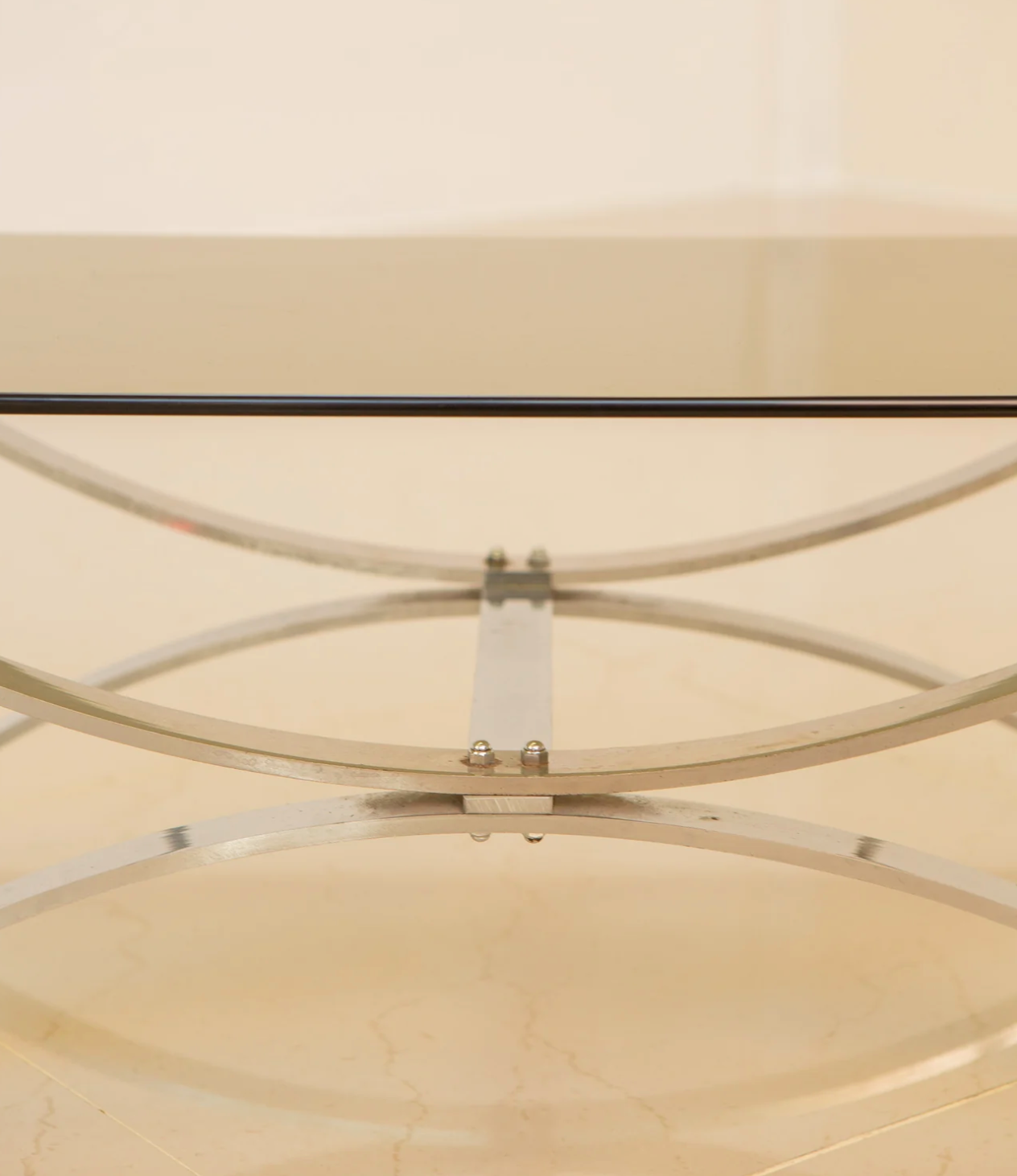 Full metal coffee table and its 70's smoked glass