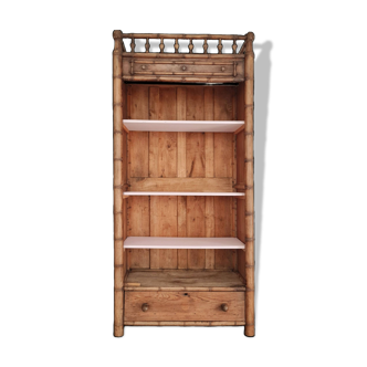 Bonnetiere - old wooden bookcase with pink shelf