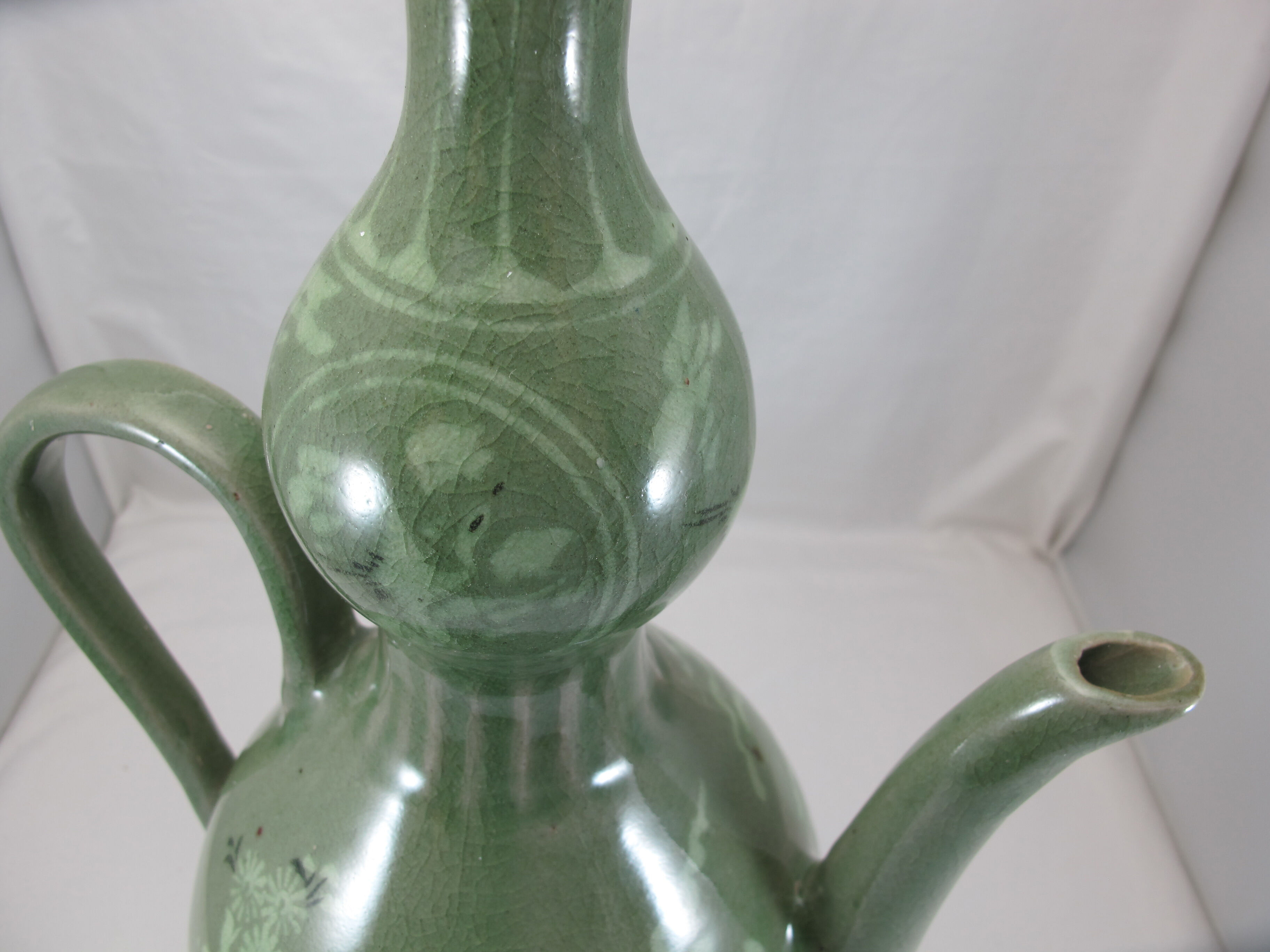 Asian Korean celadon porcelain pourer