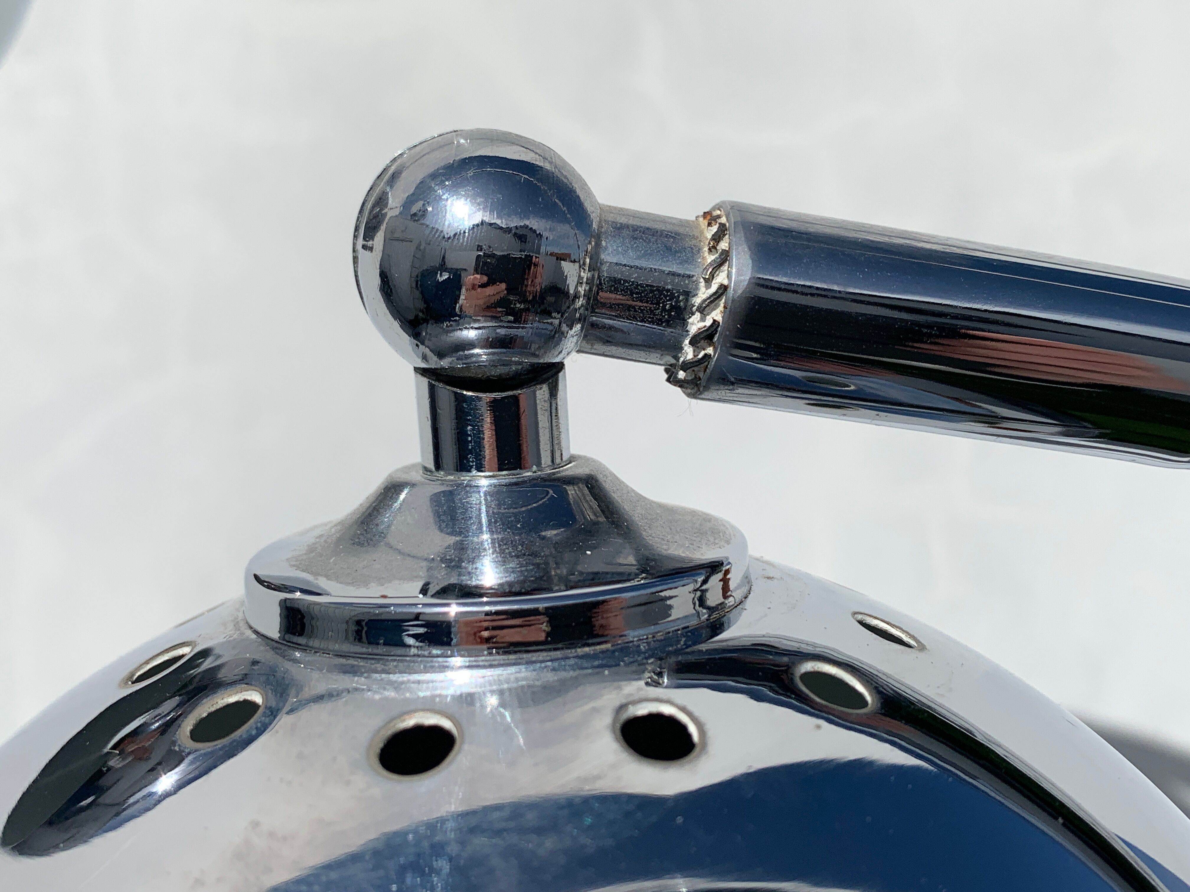 Italian lily of the valley floor lamp, design Goffredo Reggiani, 3 lights in chromed metal, 1970