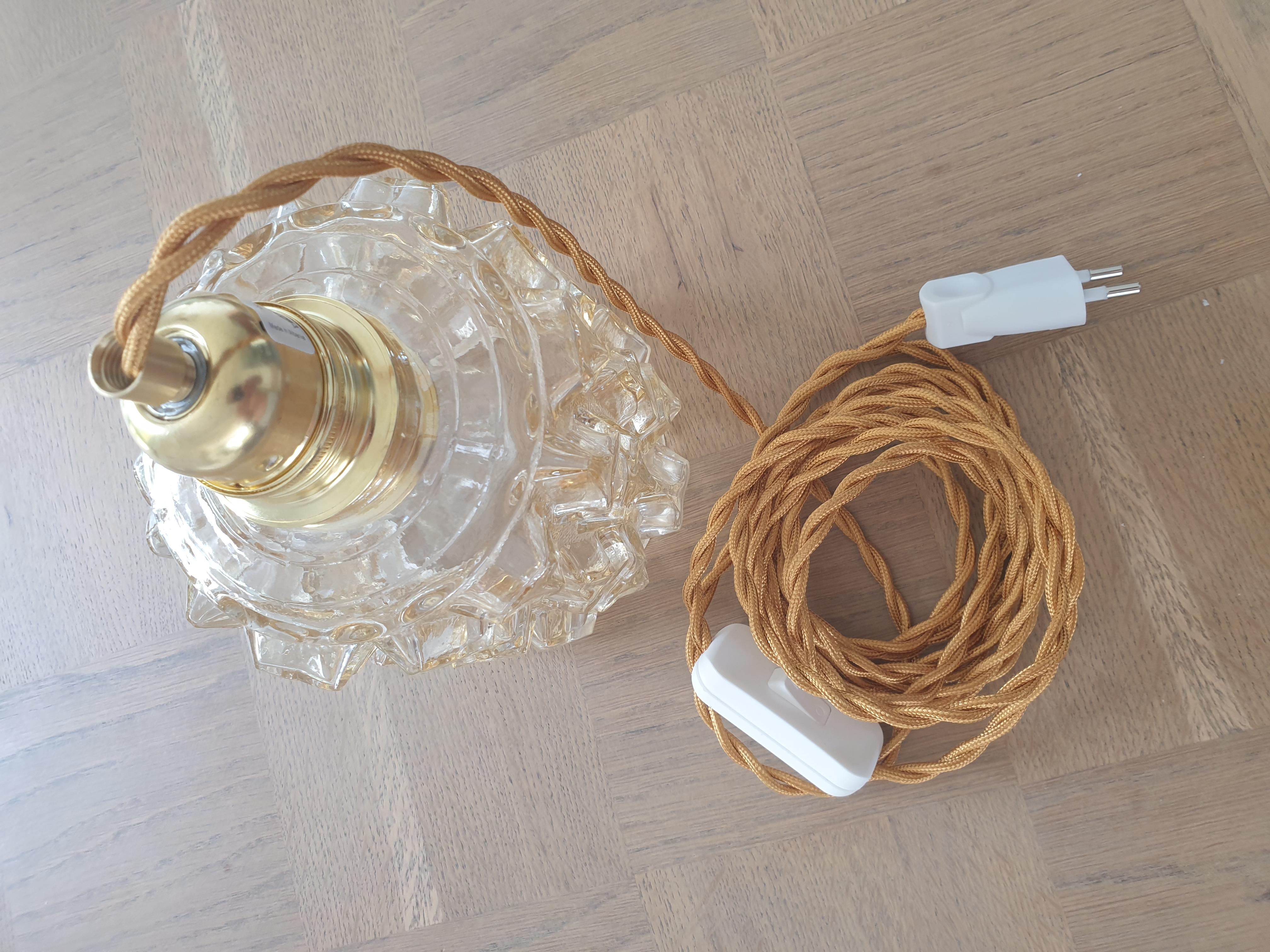 Chiseled glass hanging lamp