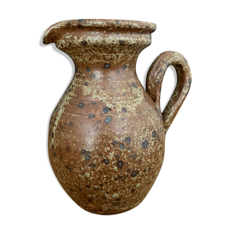 Sandstone pitcher