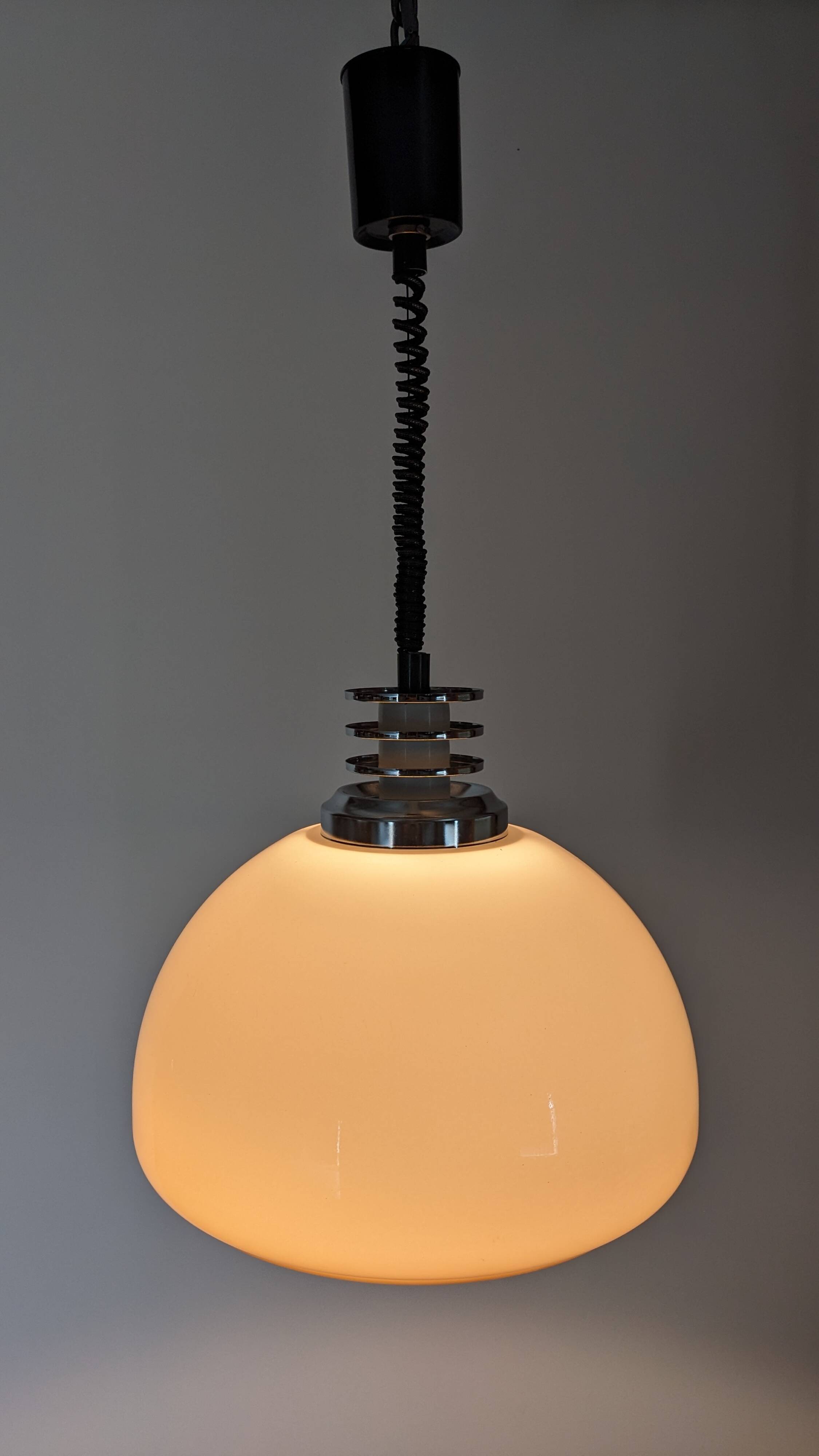 Adjustable suspension Space age dlg Harvey Guzzini, Italy circa 1970