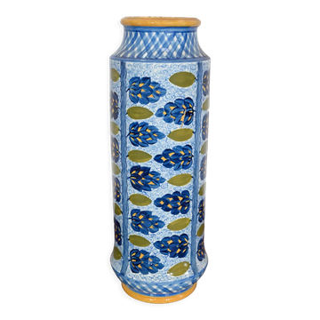 Porcelain scroll vase, early twentieth