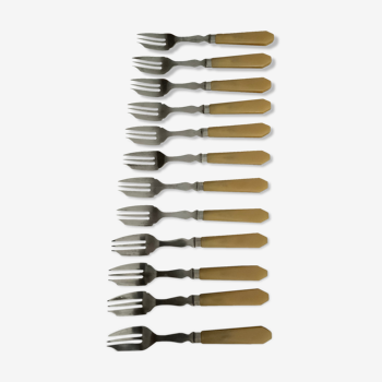 12 .vintage dessert forks