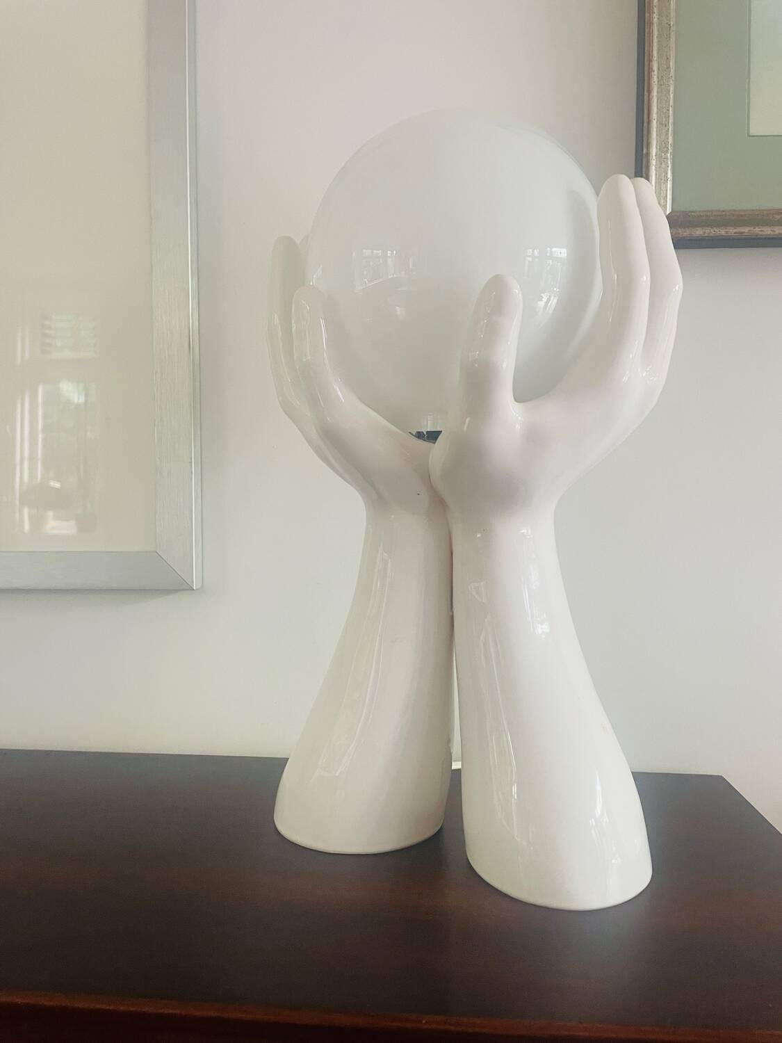 Lampe à main vintage en céramique blanche. France années 1970. Style Memphis