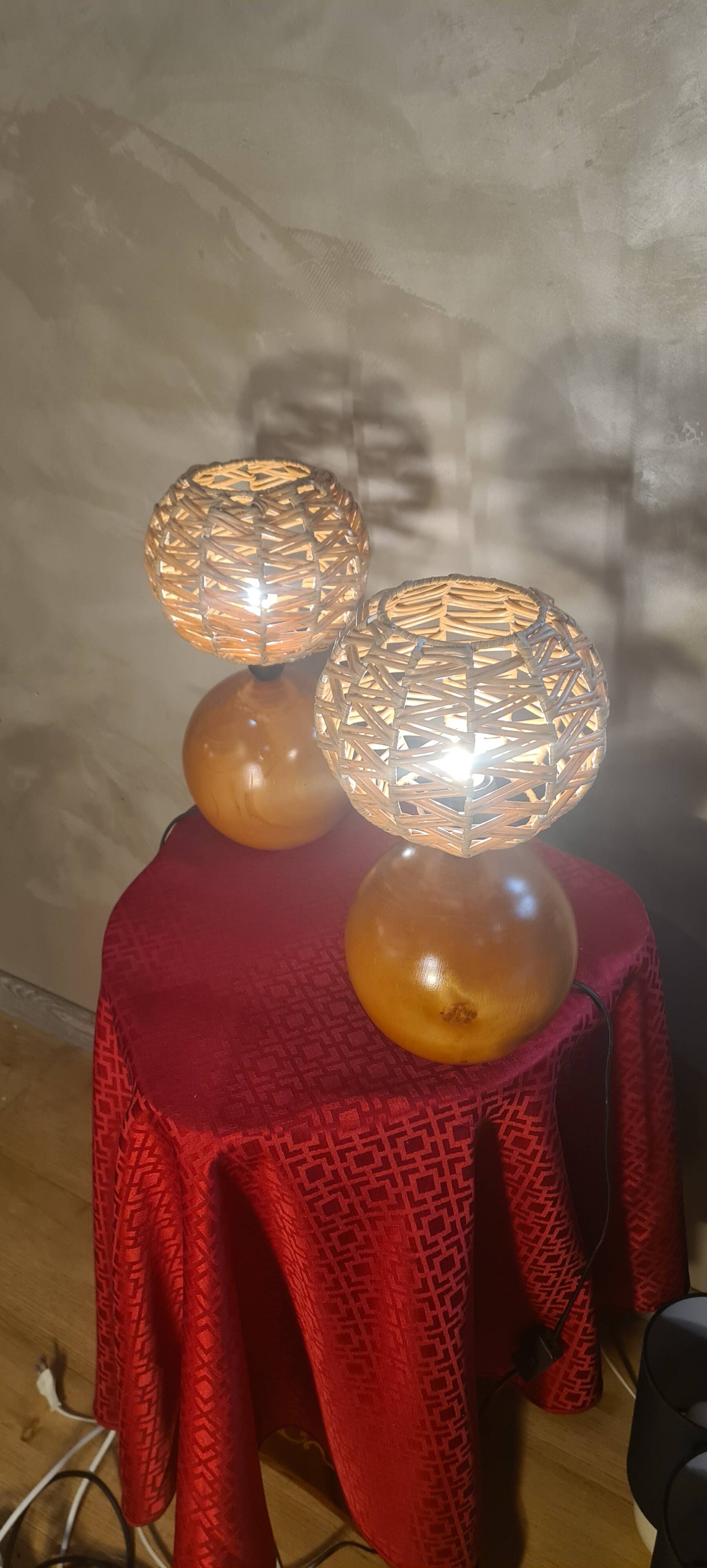 pair of solid wood big balls lamps 35x20 4kg very good condition