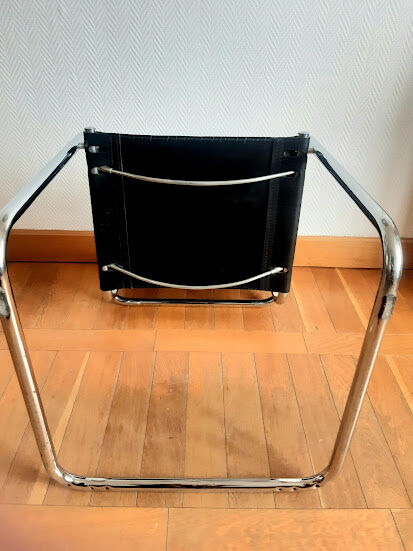 Cantilever design armchair in tubular steel 1970