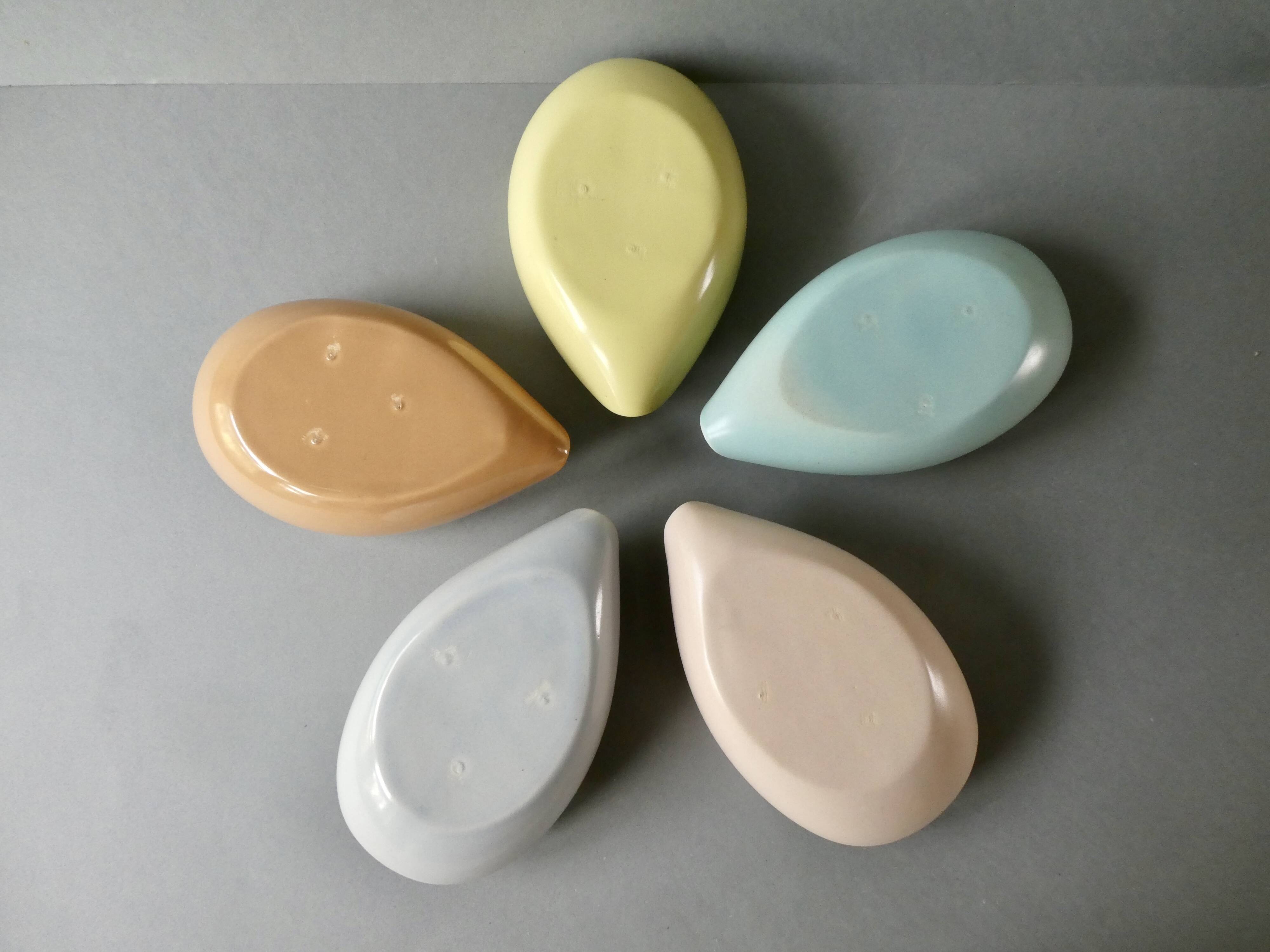 5 ceramic cups from the 50s, pastel tone