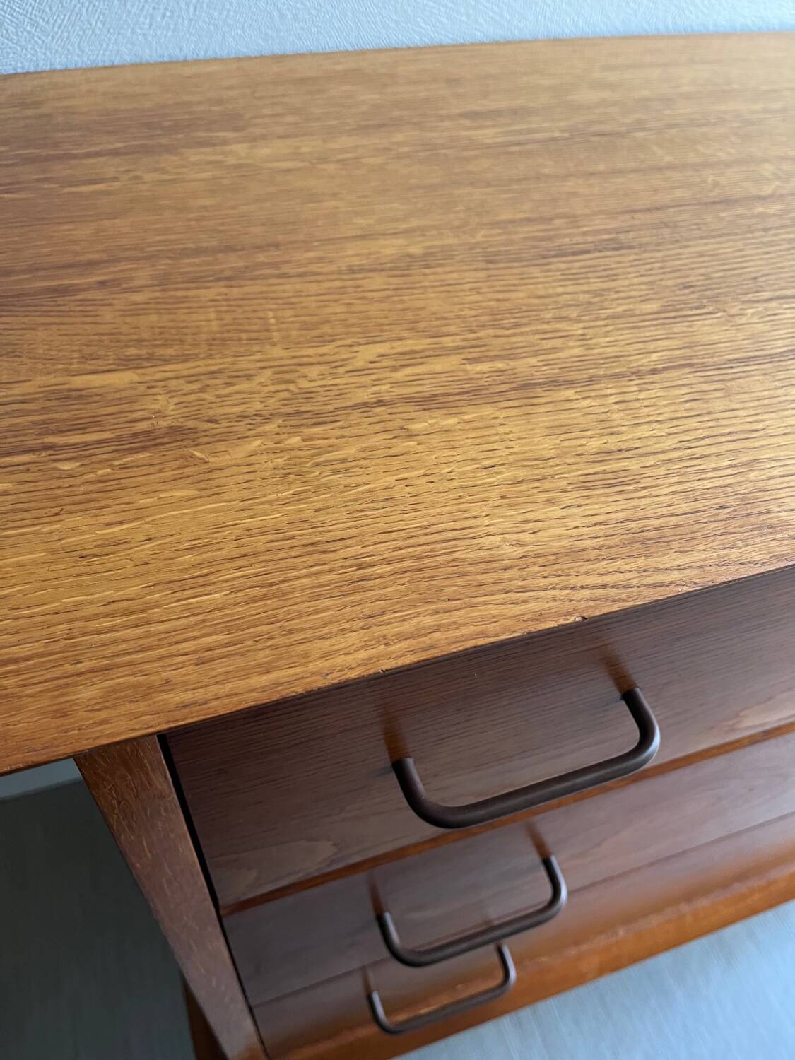 Vintage chest of drawers with splayed legs