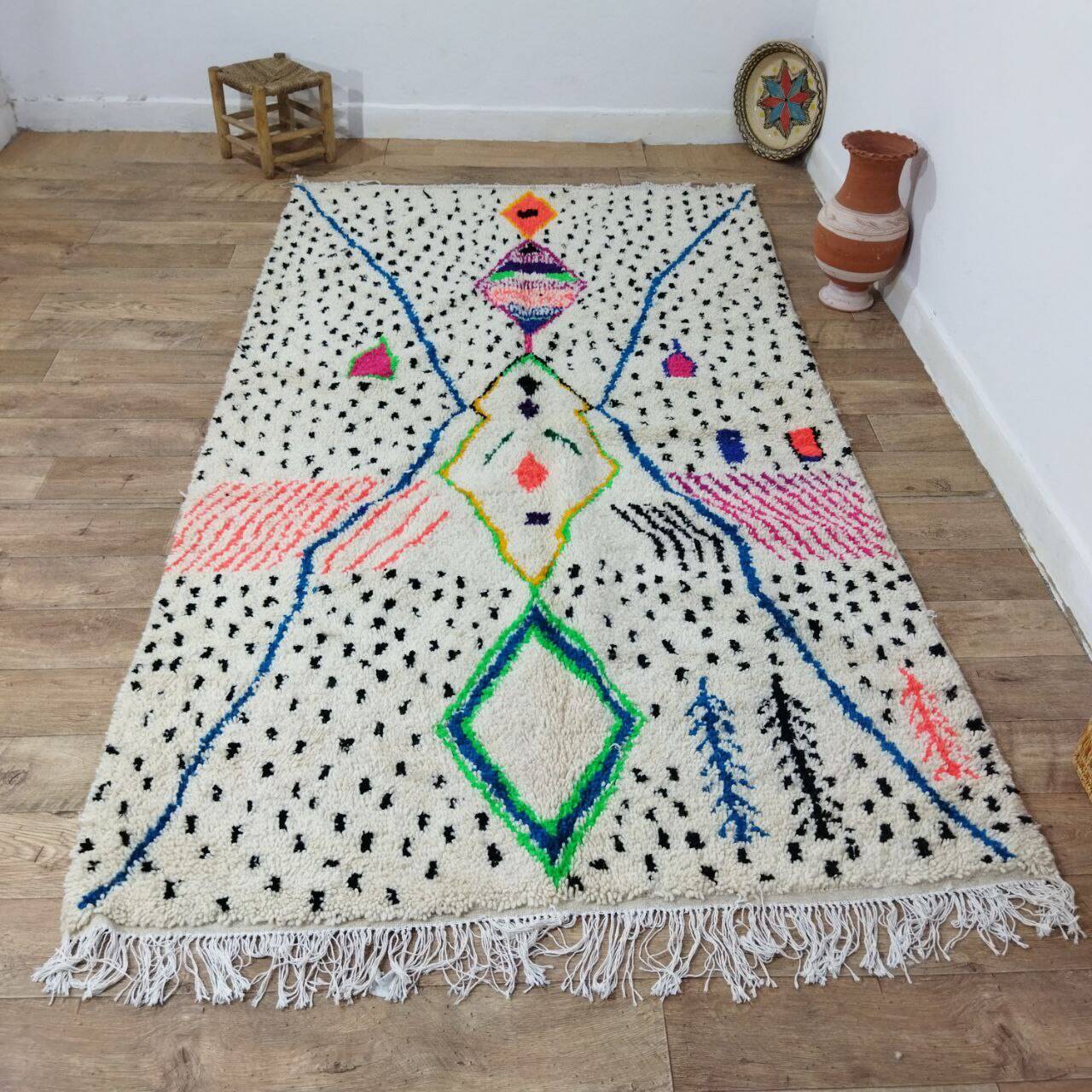Handmade wool Berber rug 285 X 162 CM