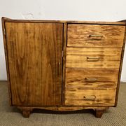 Small storage cabinet / chest of drawers