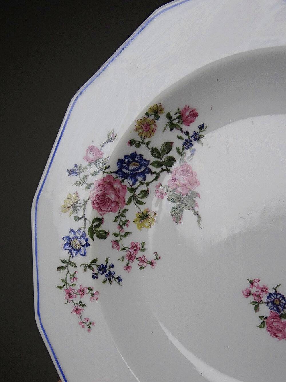 4 deep plates Bernardaud Limoges porcelain with floral decoration from the 1920s to 1950s.