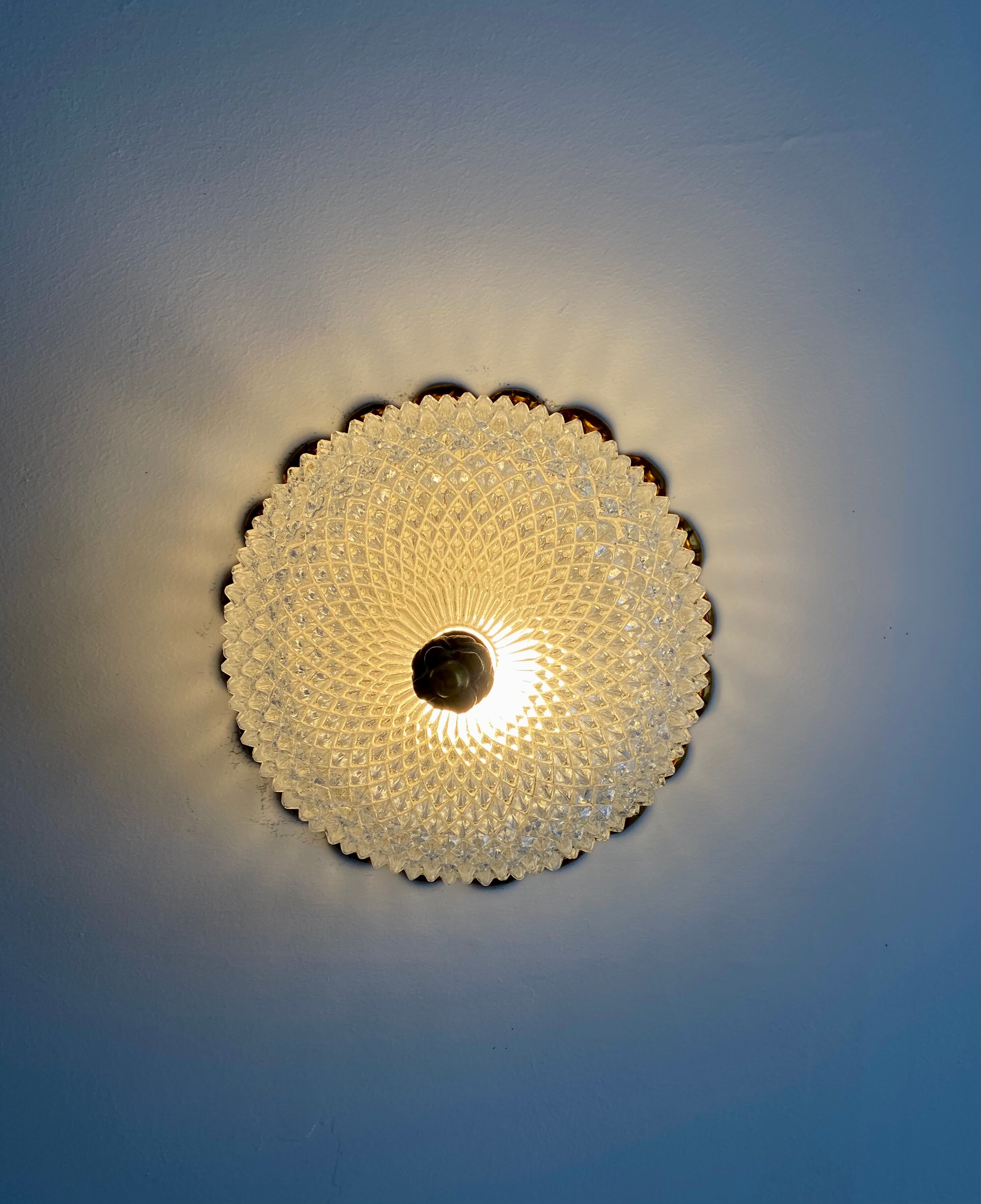 Vintage diamond tip ceiling lamp