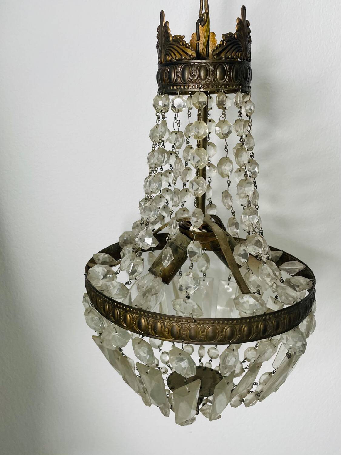 Lustre montgolfière en laiton à pampilles