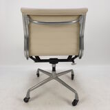 Chair by Charles & Ray Eames for Herman Miller, 1960