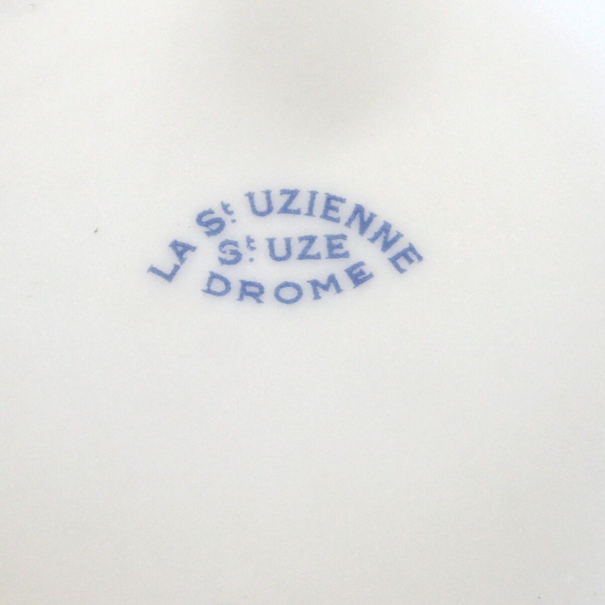 Flat bottom and 2 bottle bottoms La St Uzienne - Saint Uze Drôme