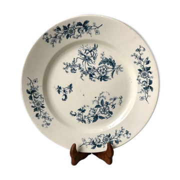 Plat rond Terre de Fer Longwy modèle "Ycho" fin XIXème
