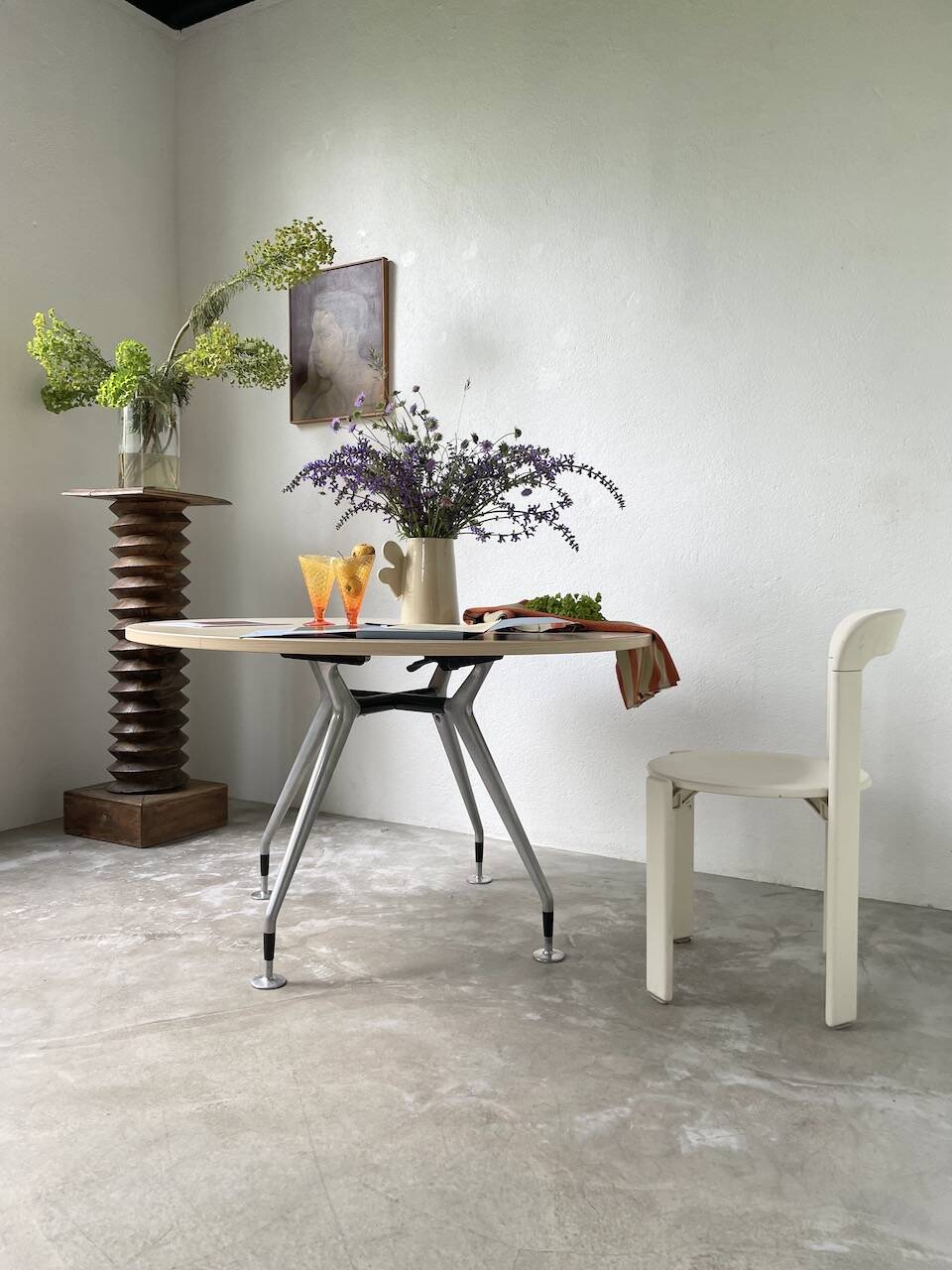 Tecno Nomos Round Table Brushed Metal