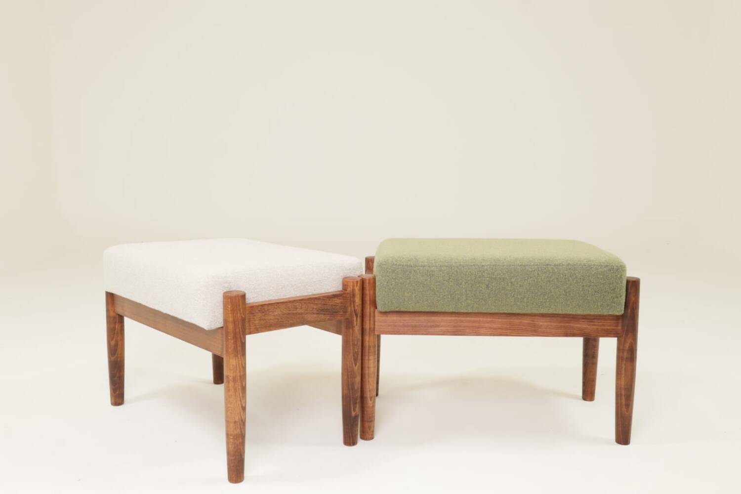 Set two footrest in vintage style, boucle upholstery, wooden pouffe
