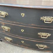 Alsatian curved chest of drawers XVIIIth patinated