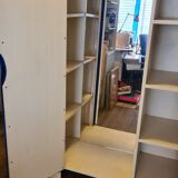Armoire de jeune fille