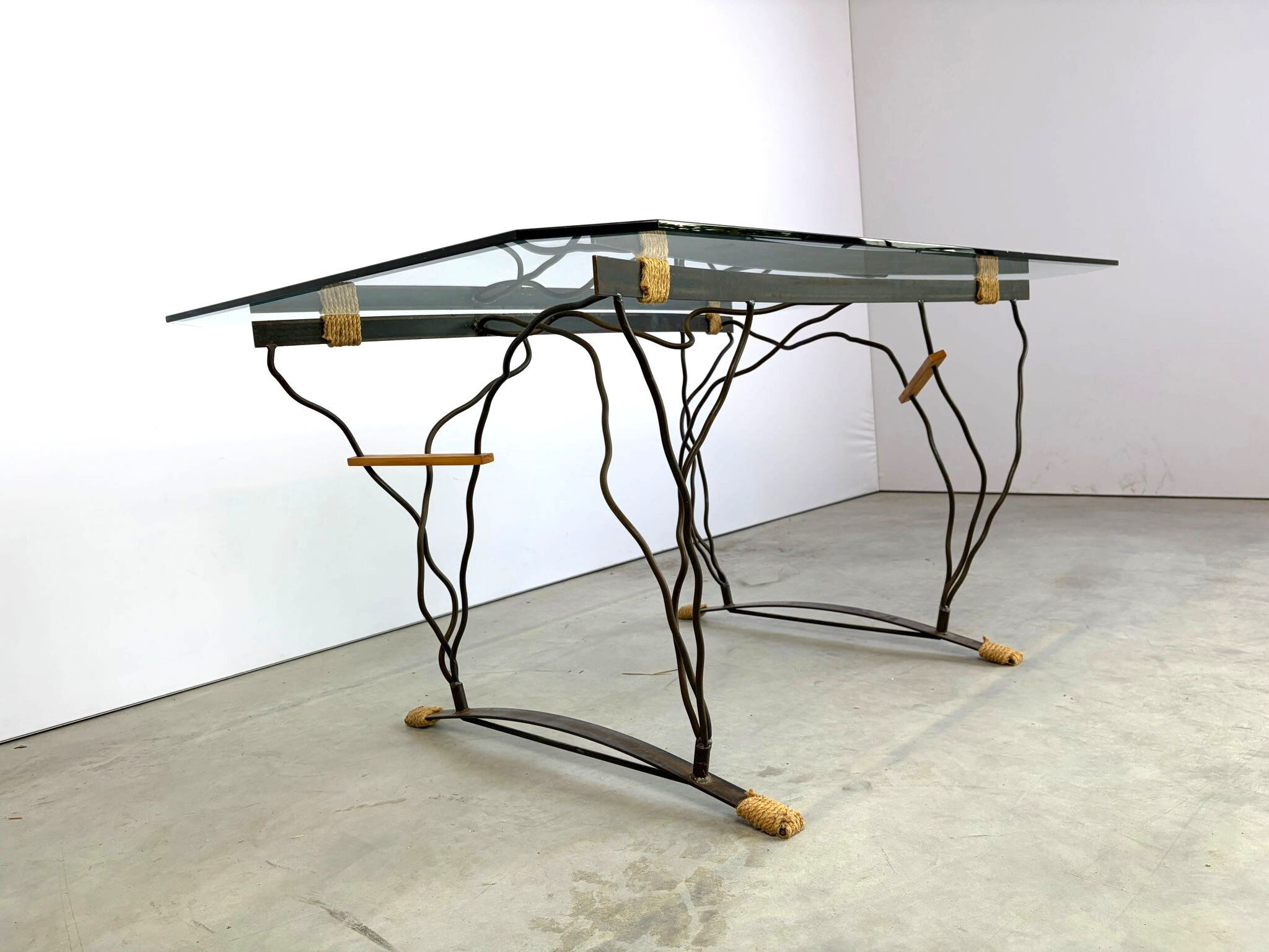 Table à manger vintage en fer forgé et verre, années 1970